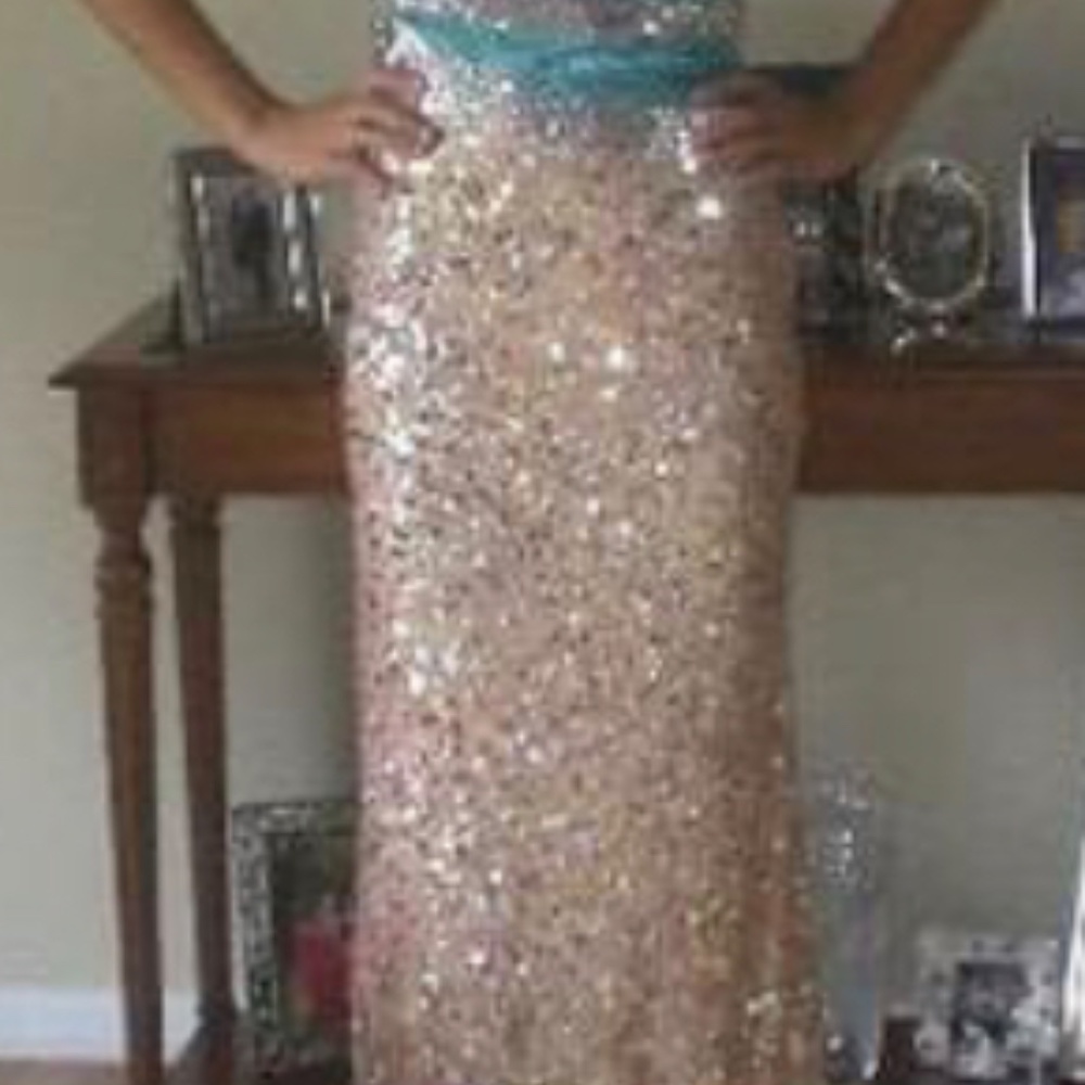 Selling Used Prom Dress - Picture 4 of 6